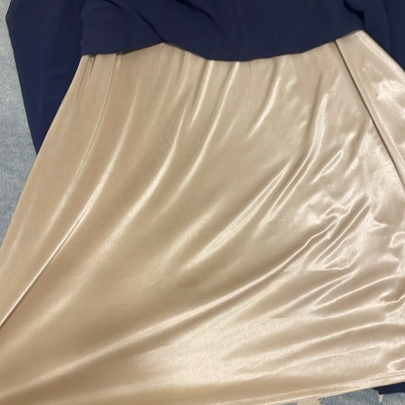 ✨Open to Offers✨JS Collections Navy Blue Gown - Picture 10 of 13